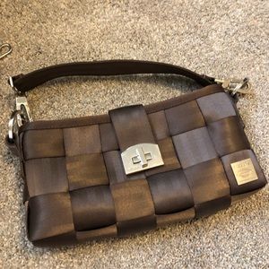 Harvey’s seatbelt tote